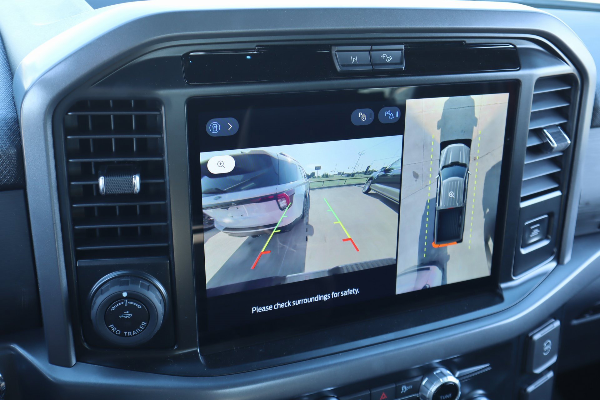 New 2025 Ford F150 XLT w/ Equipment Group 302A MID image 8