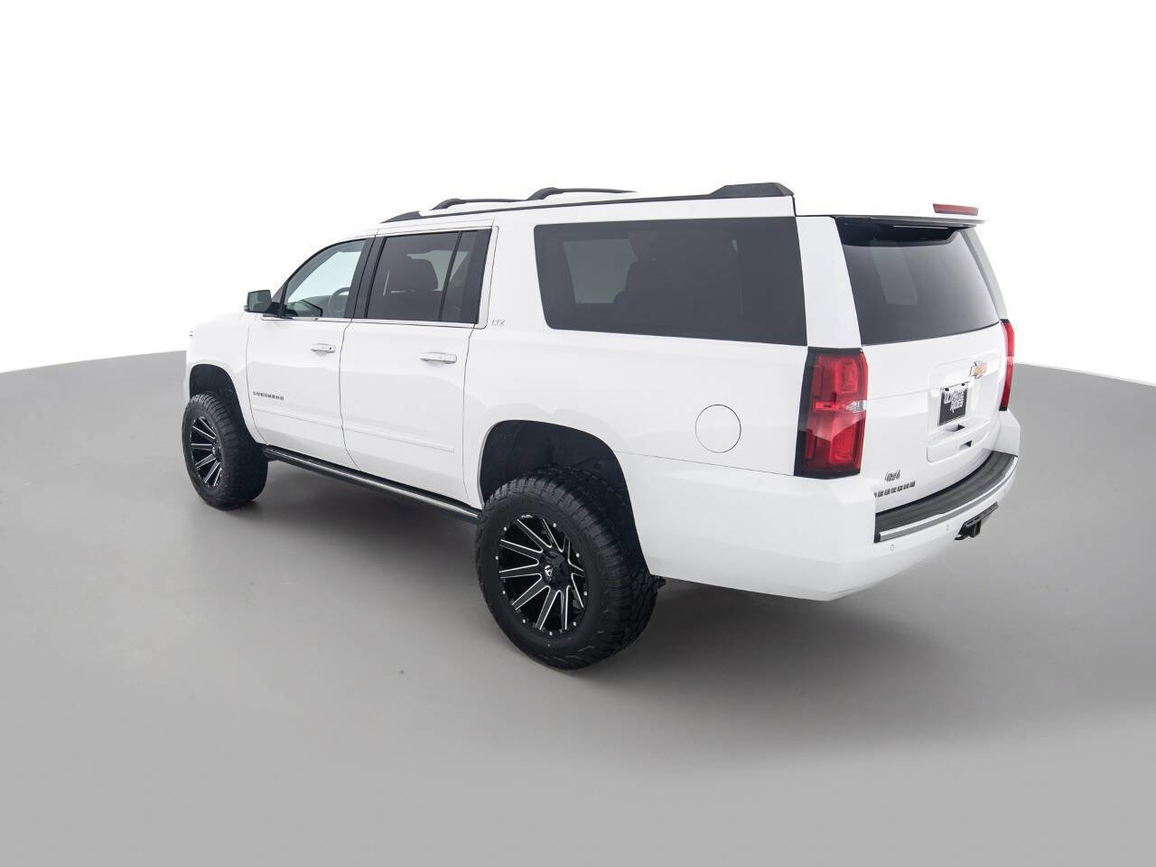 Used 2015 Chevrolet Suburban LTZ image 6