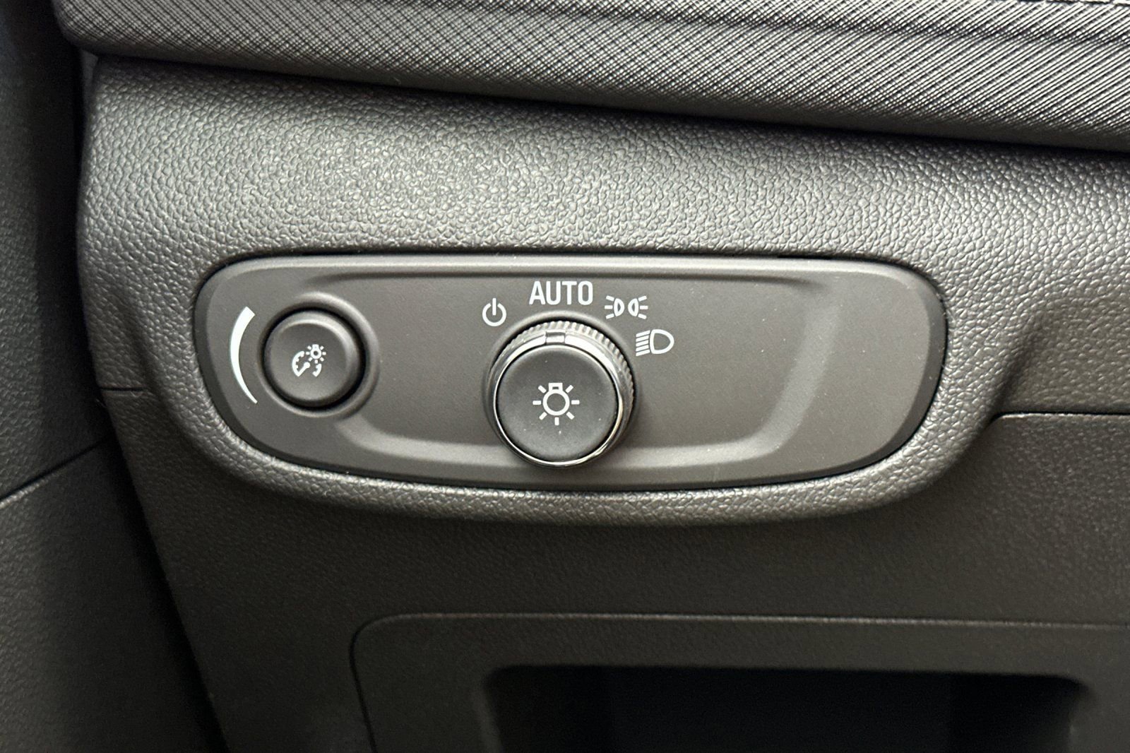 New 2026 Chevrolet TrailBlazer LT w/ Midnight Edition image 29