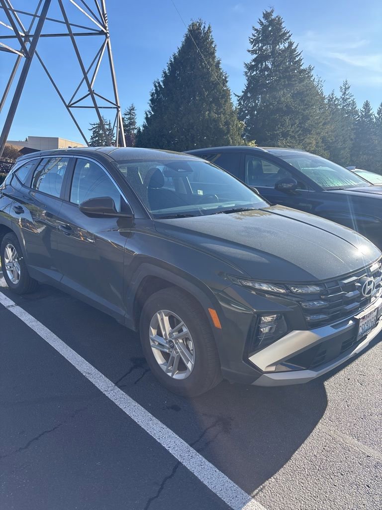 Certified 2025 Hyundai Tucson SE AWD/4WD image 2