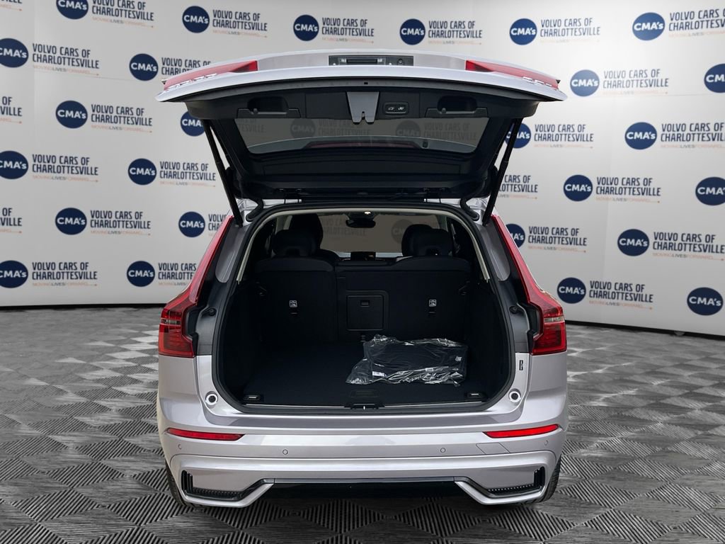 New 2026 Volvo XC60 B5 Plus w/ Climate Package image 11