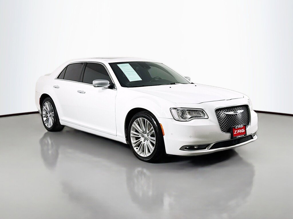 Used 2018 Chrysler 300 C w/ Safetytec Plus Group image 7