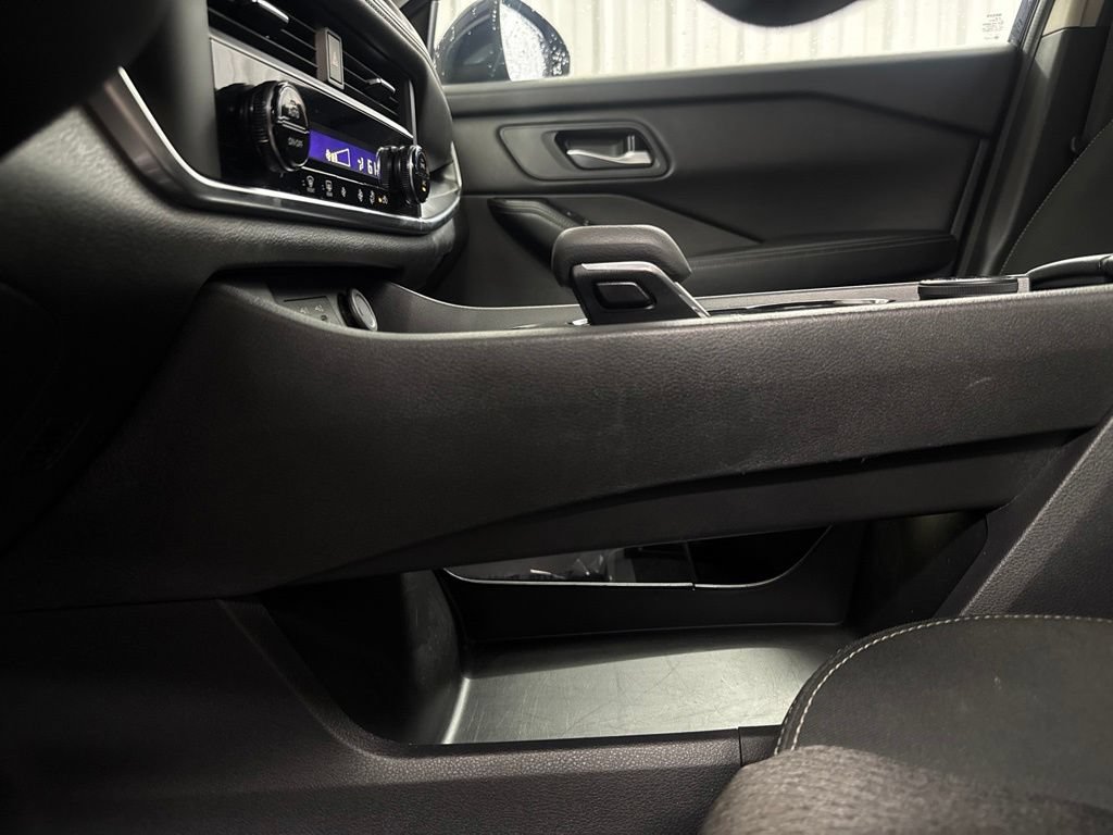 Used 2024 Nissan Rogue SV AWD/4WD image 38