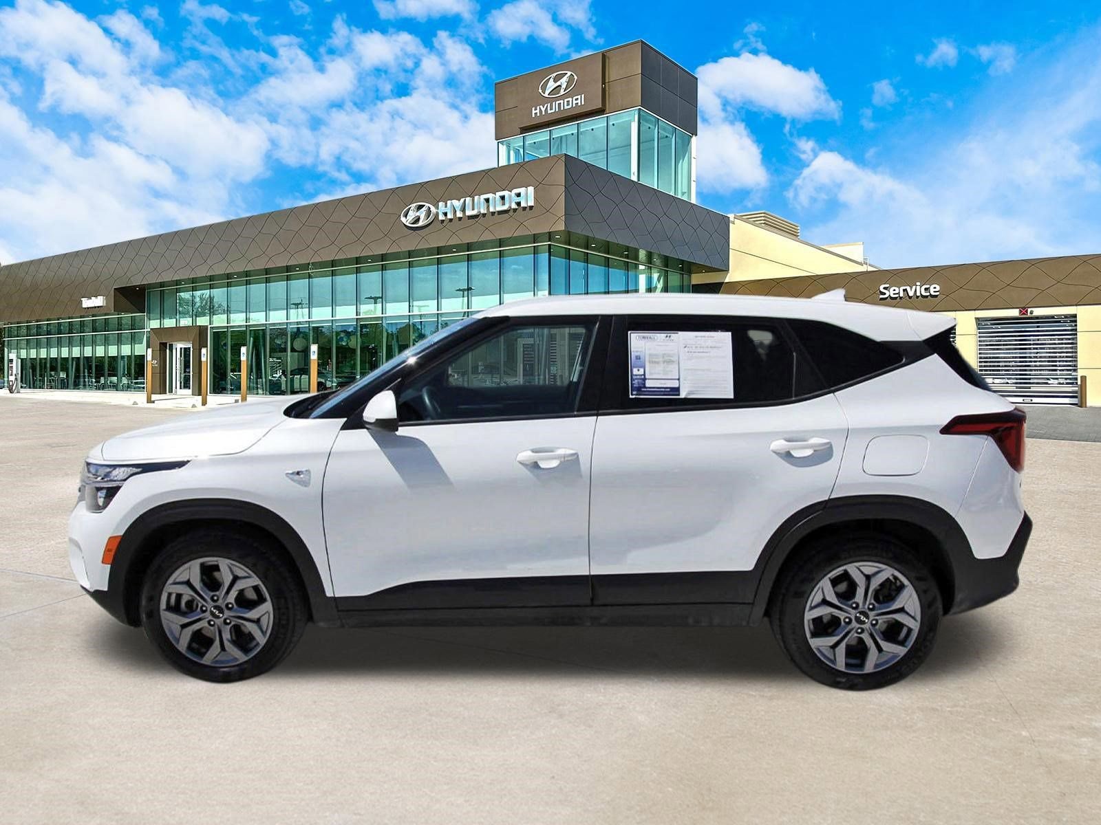 Used 2024 Kia Seltos LX image 9