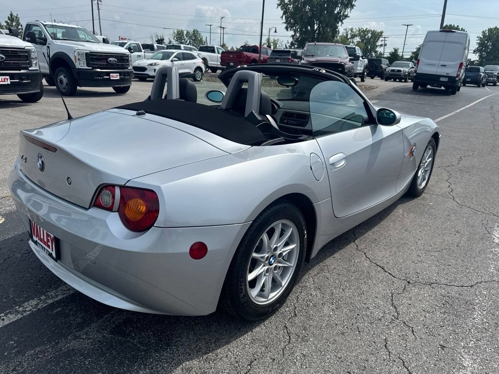 Used 2004 BMW Z4 2.5i RWD video 3