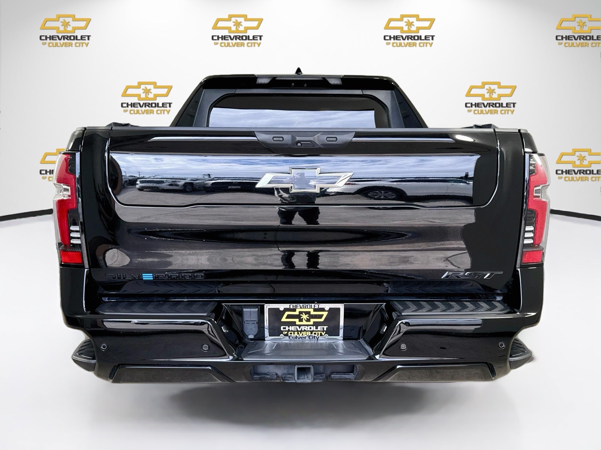Used 2024 Chevrolet Silverado EV RST AWD/4WD image 7