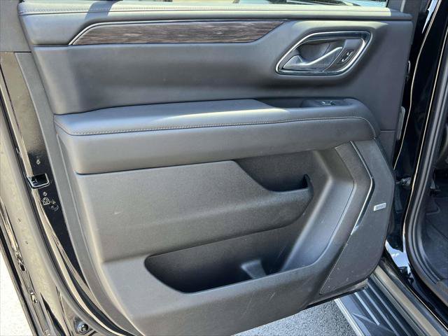 Used 2024 Chevrolet Suburban LT AWD/4WD image 14