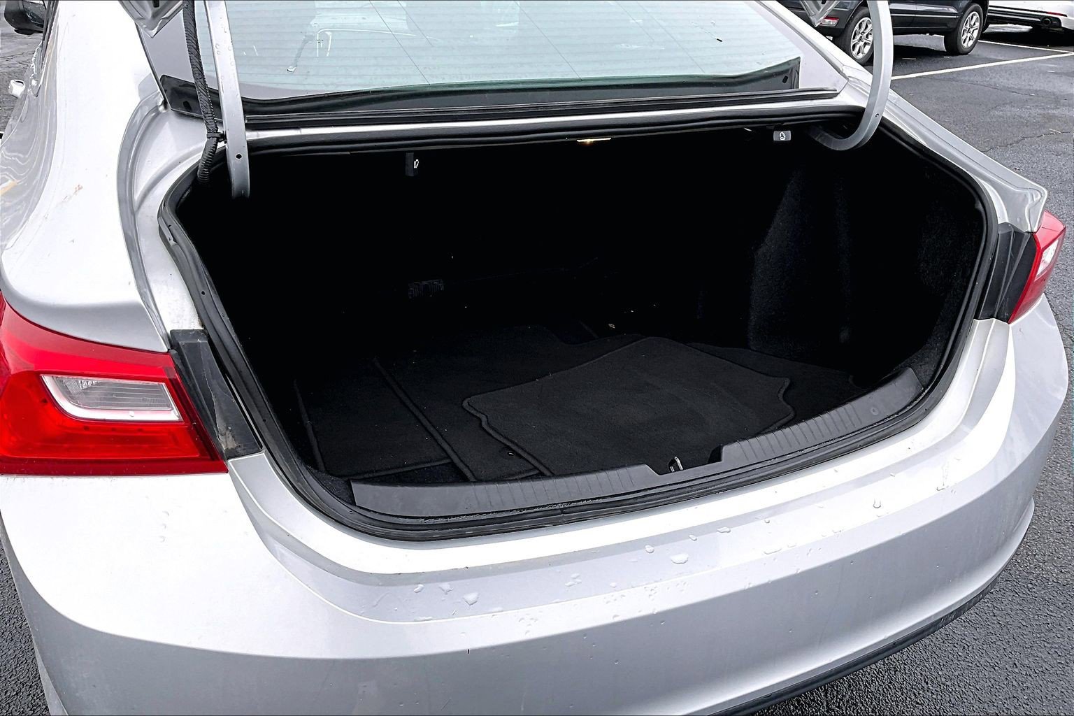 Used 2020 Chevrolet Malibu LS FWD image 18