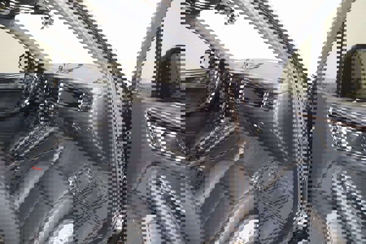 Used 2020 Porsche Macan image 47