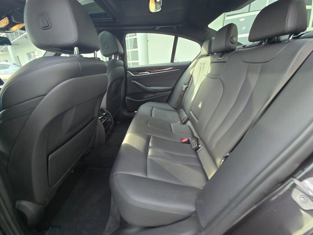 Used 2018 BMW 530e xDrive AWD/4WD image 14