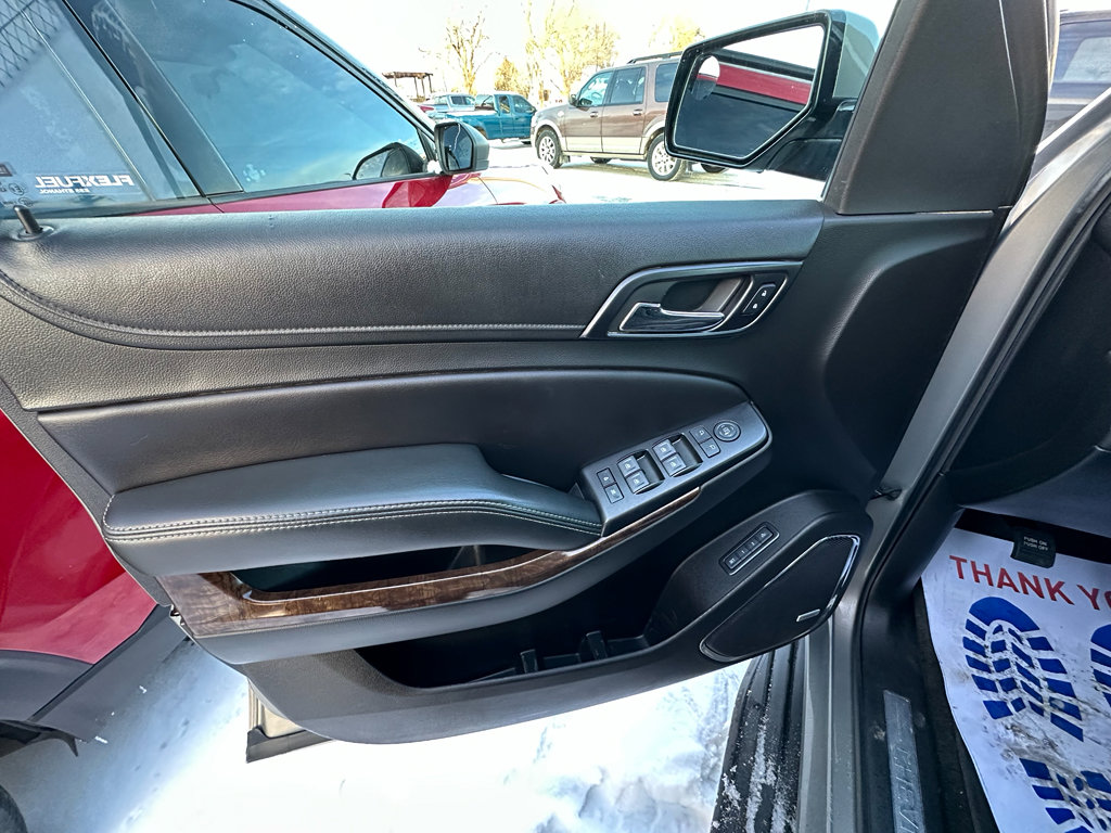 Used 2018 Chevrolet Suburban LT image 8