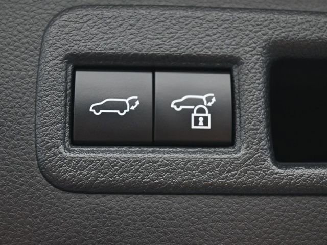 Used 2024 Toyota Venza Nightshade image 24