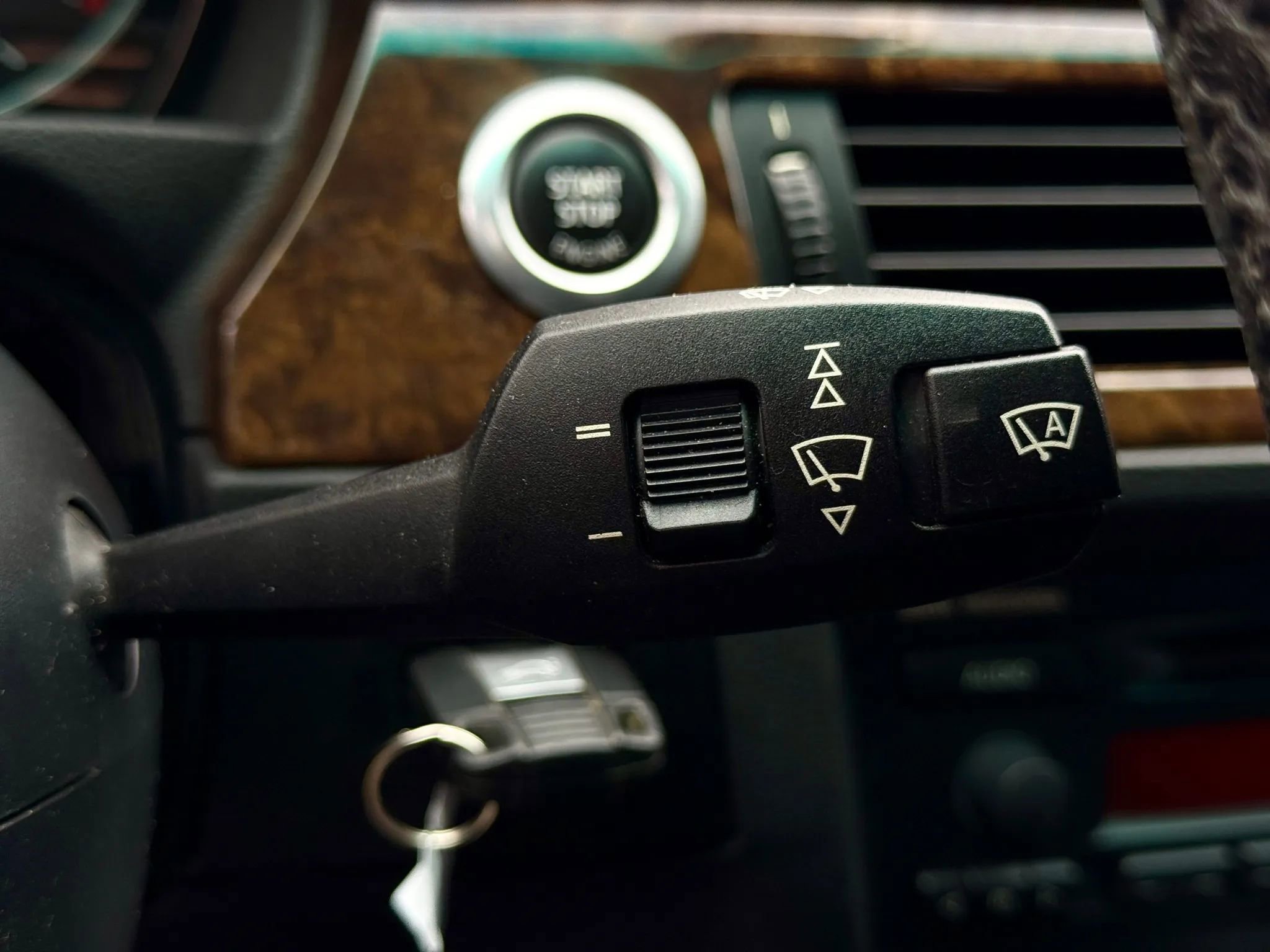 Used 2006 BMW 330xi Sedan image 26