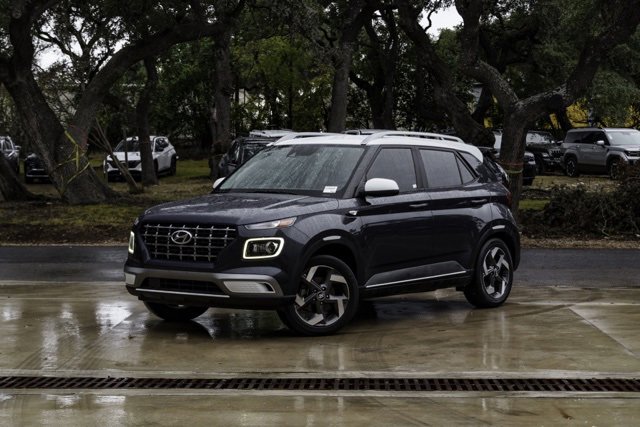 Certified 2020 Hyundai Venue image 2