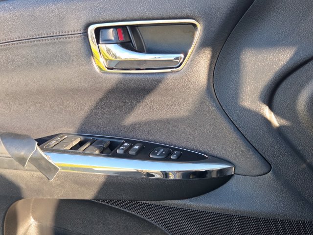 Used 2017 Toyota Avalon XLE FWD image 29