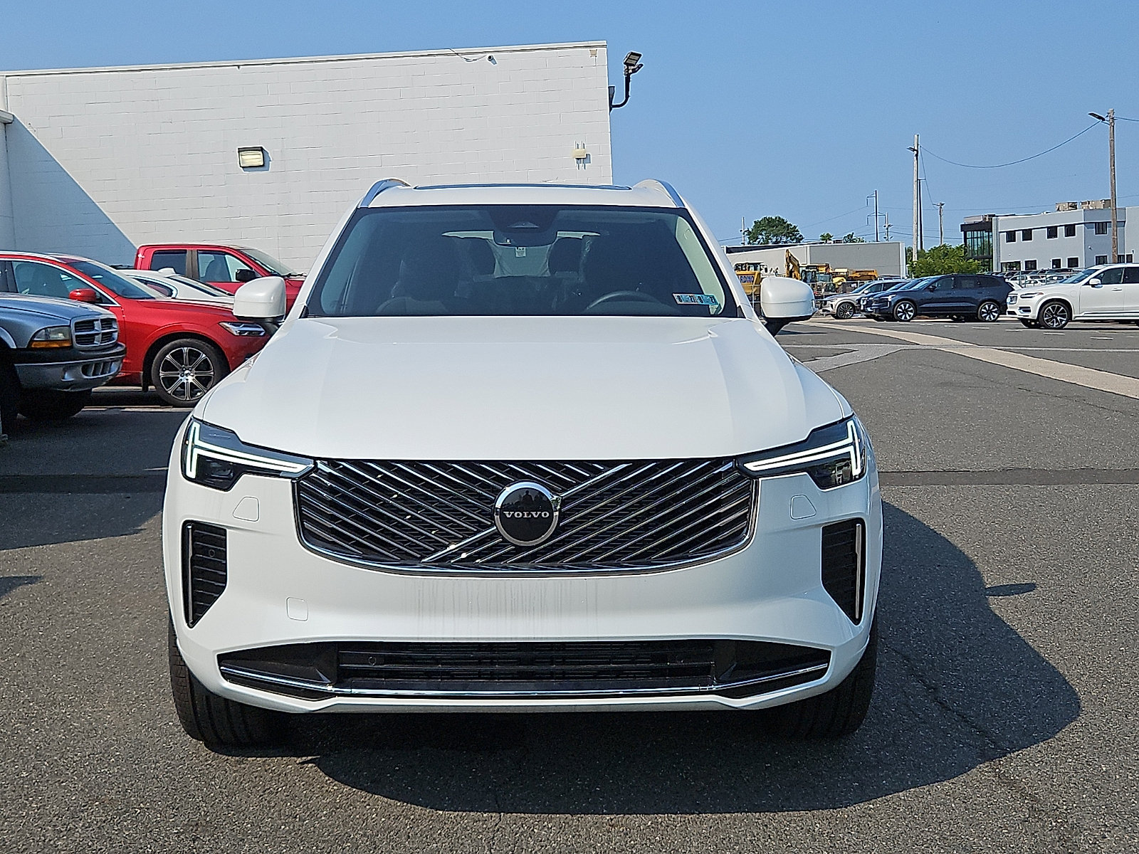 New 2026 Volvo XC90 B5 Core AWD/4WD image 2