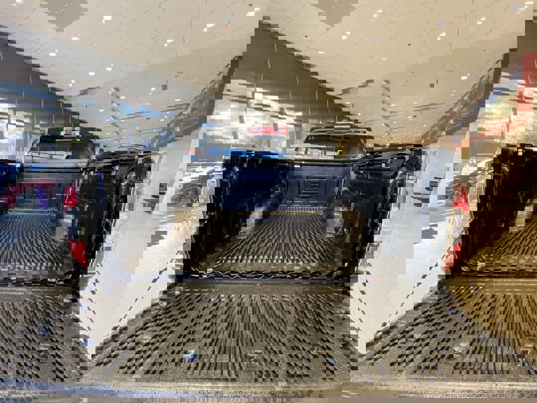 Used 2022 GMC Canyon AT4 image 24