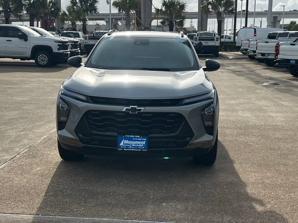 Used 2025 Chevrolet Trax ACTIV w/ Driver Confidence Package image 2