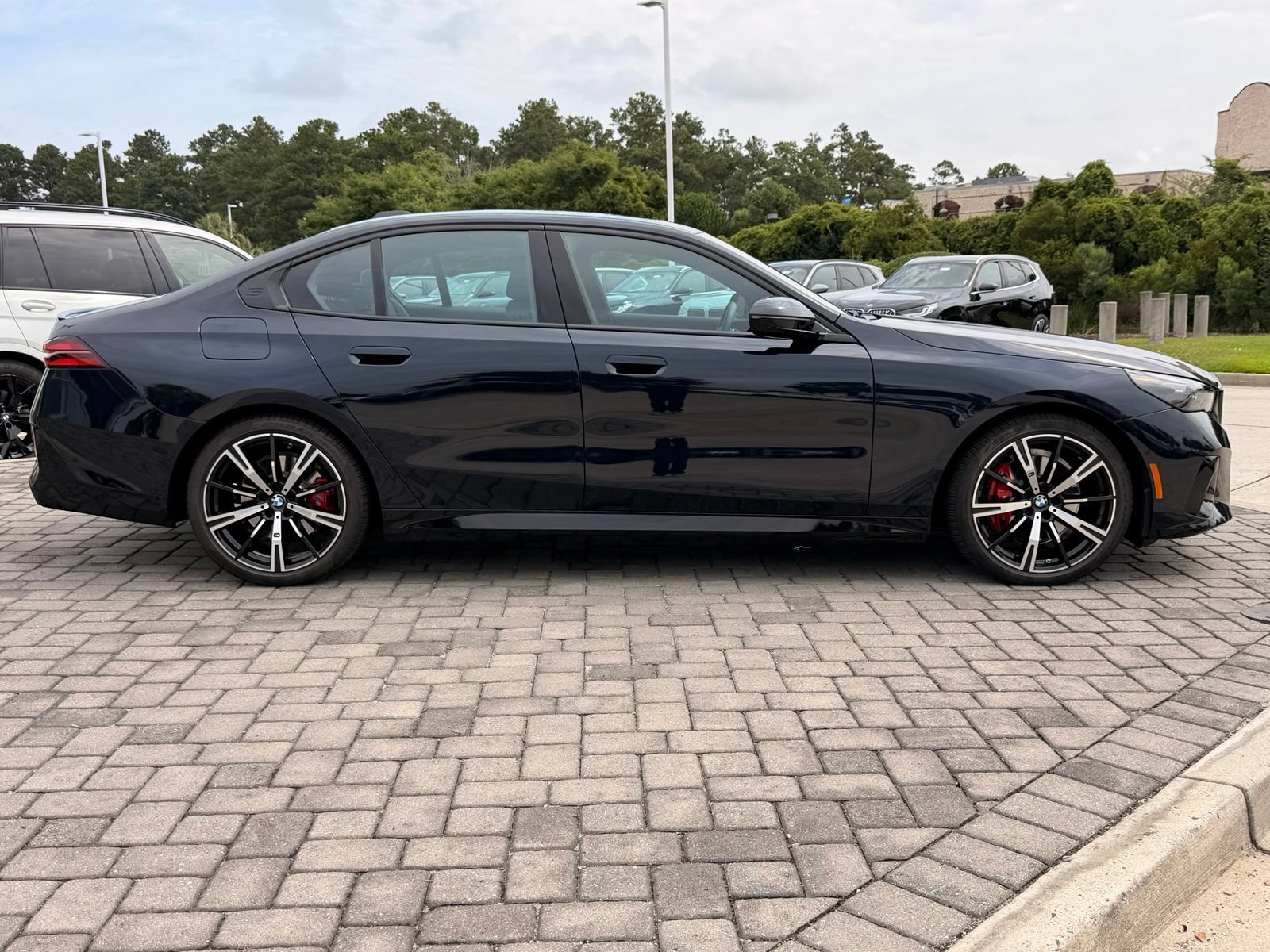 Used 2024 BMW 530i w/ M Sport Package RWD image 8