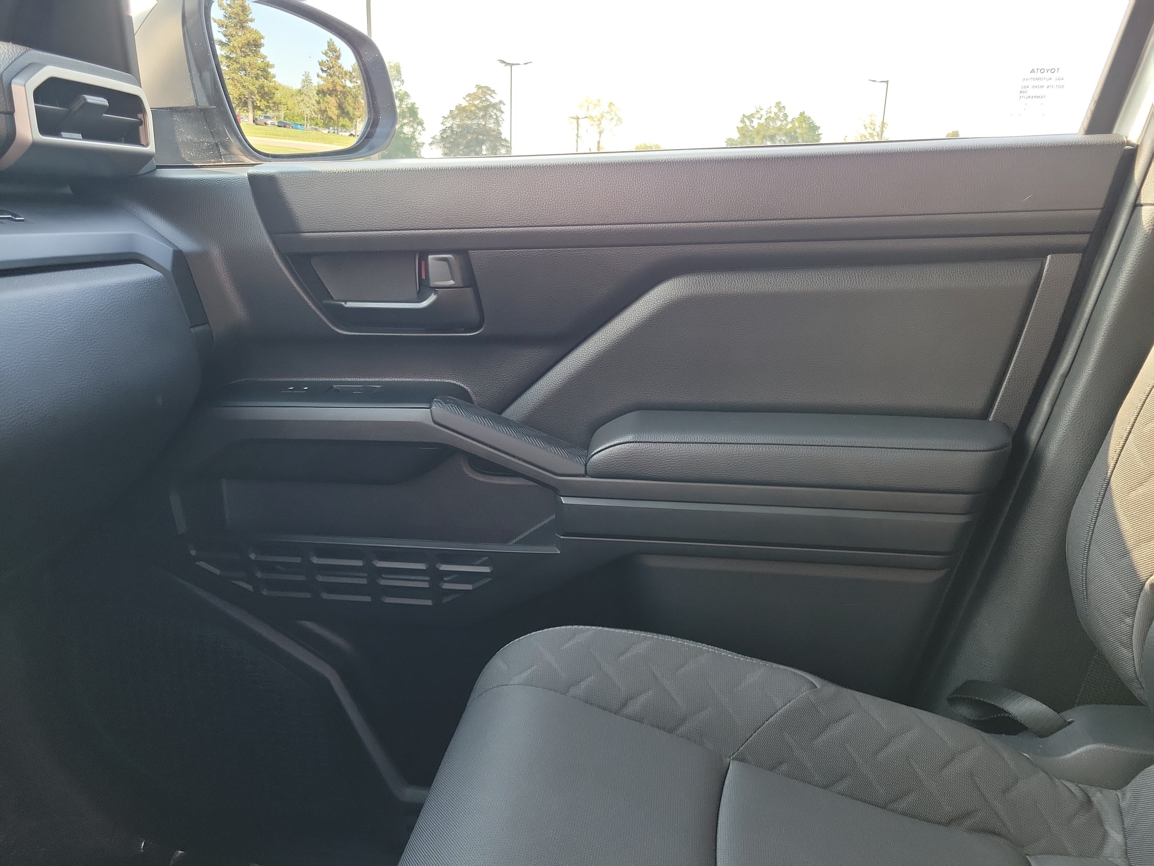 Used 2025 Toyota Tacoma SR AWD/4WD image 29