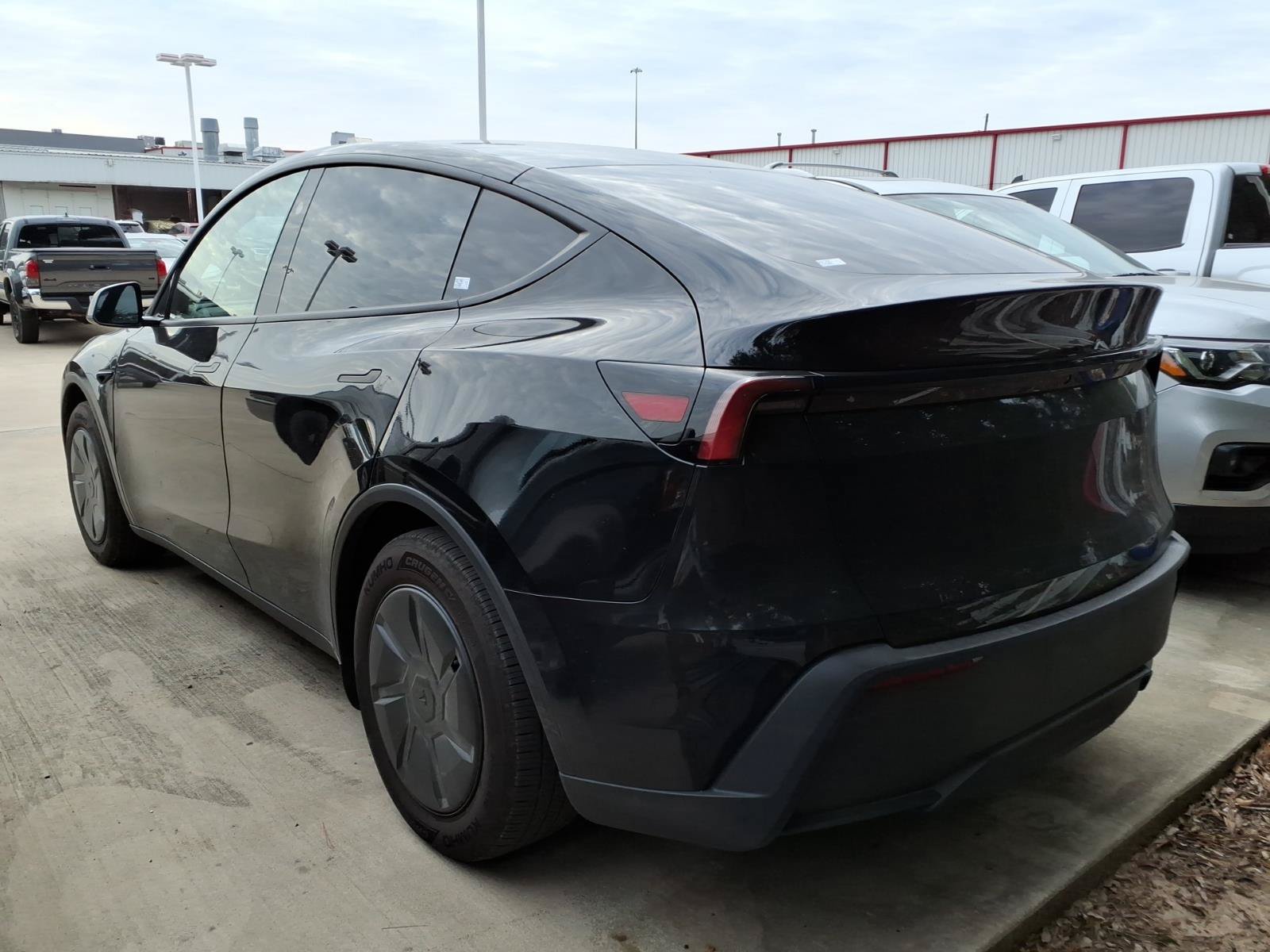 Used 2026 Tesla Model Y 2WD image 2