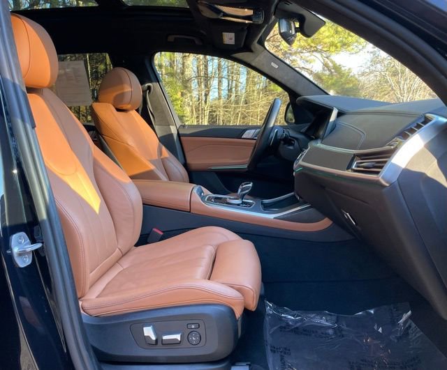 Used 2022 BMW X7 xDrive40i w/ M Sport Package image 21