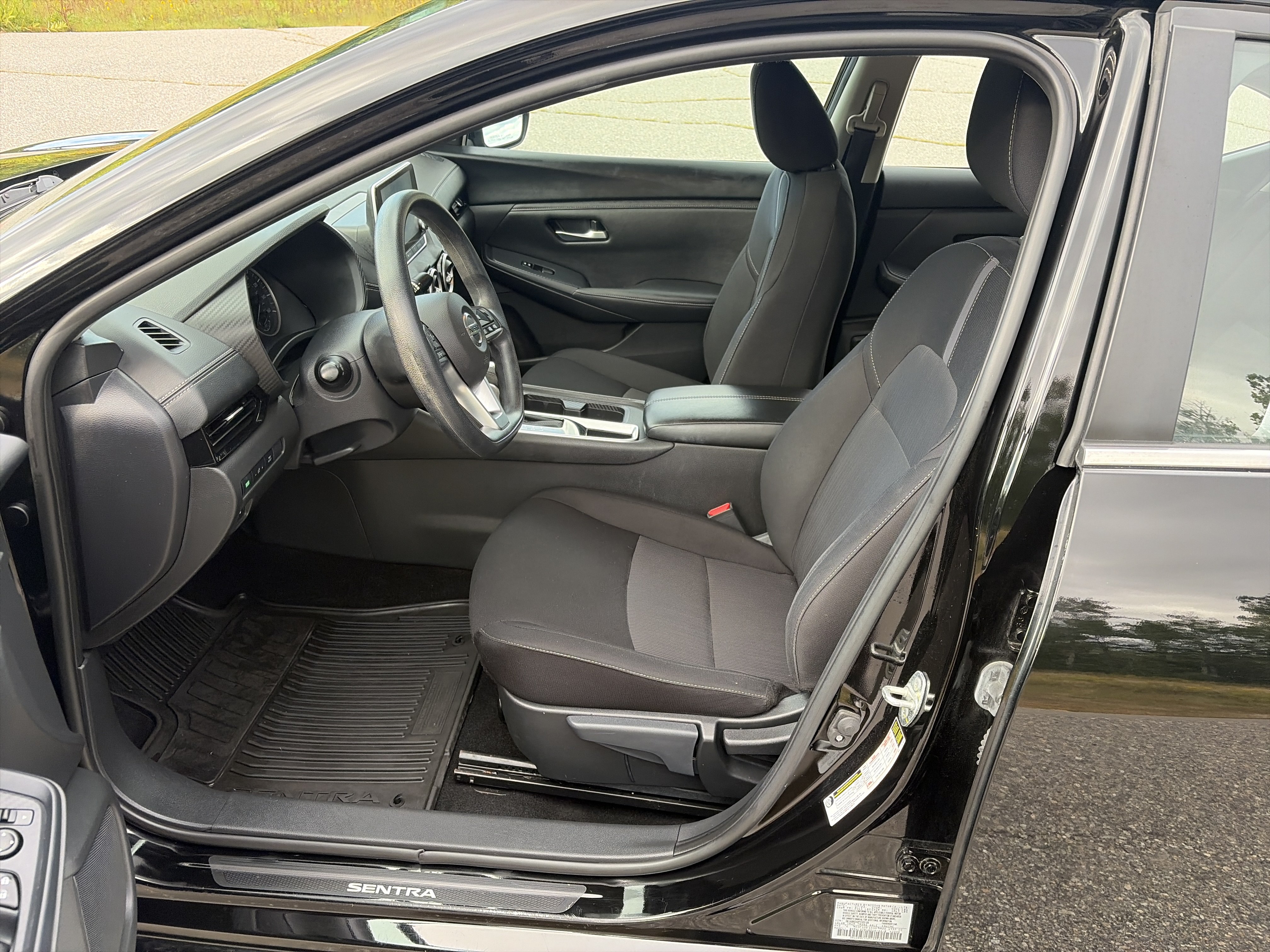 Used 2023 Nissan Sentra SV w/ Trunk Package FWD image 16