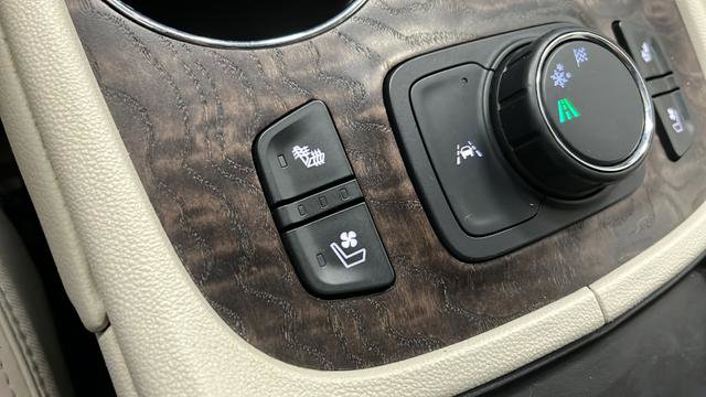 Used 2020 GMC Acadia Denali image 22