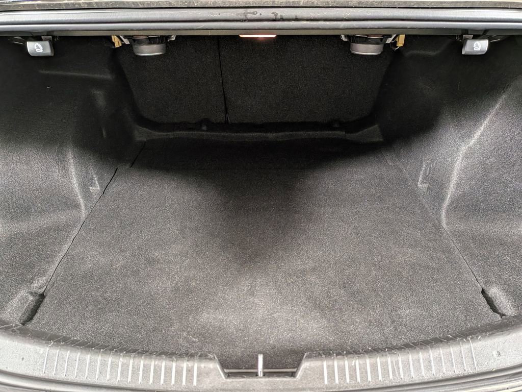 Used 2017 Chevrolet Malibu LT w/ Leather Package image 10