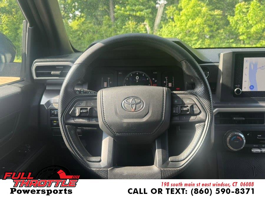 Used 2025 Toyota Tacoma SR5 AWD/4WD image 23