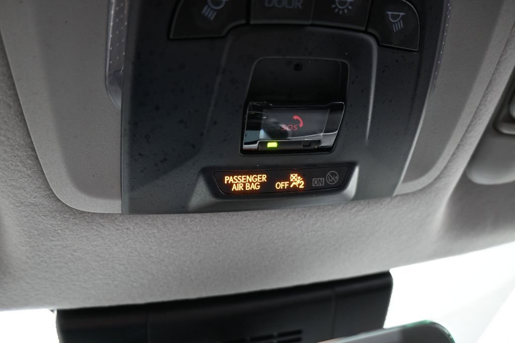Used 2024 Toyota Corolla Cross LE FWD image 29