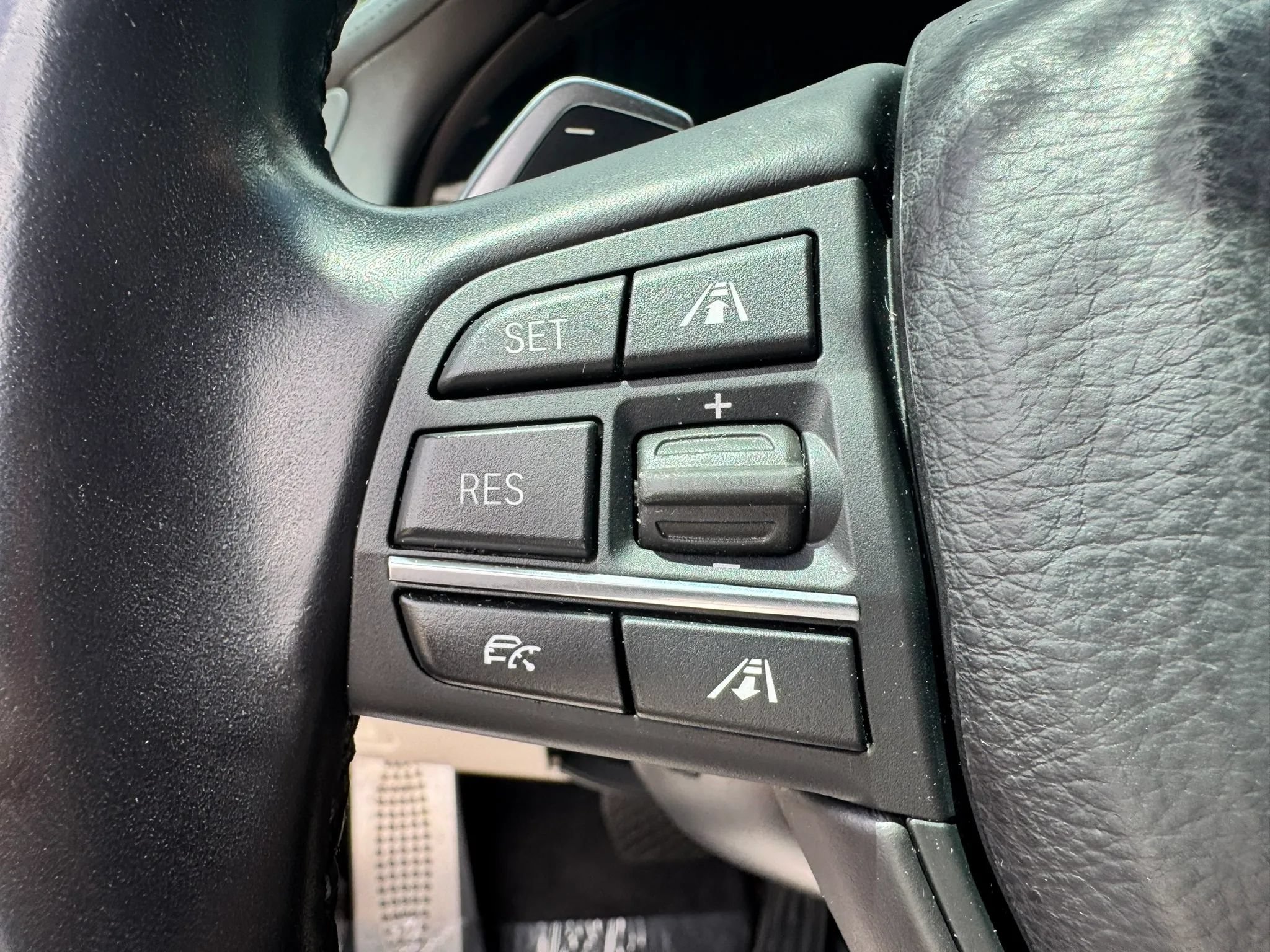 Used 2015 BMW 750i RWD image 26