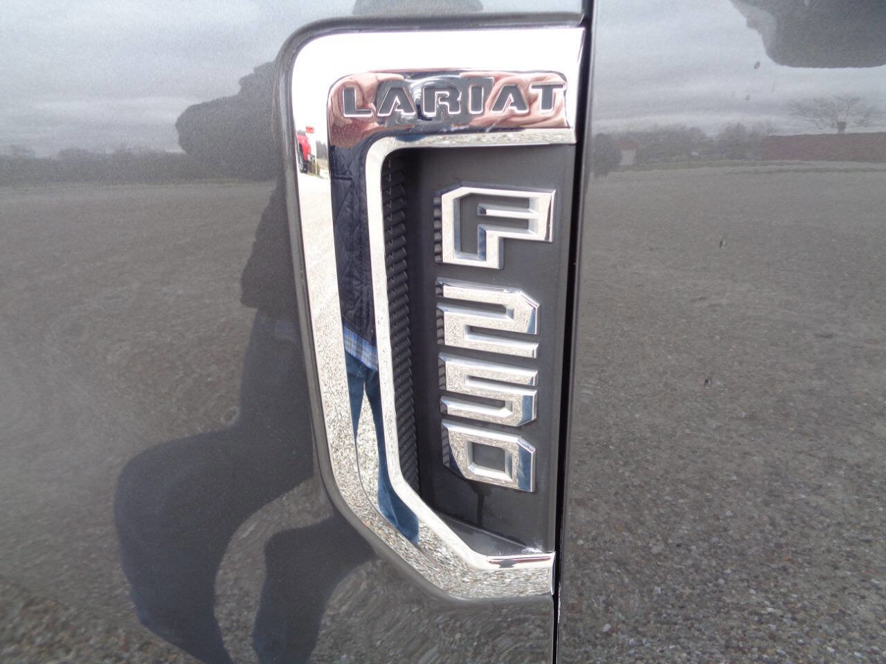 Used 2017 Ford F250 Lariat w/ Chrome Package image 16