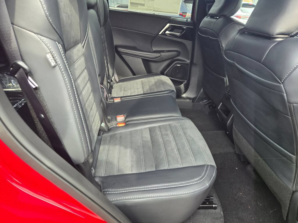 New 2027 Mitsubishi Outlander LE AWD/4WD image 7