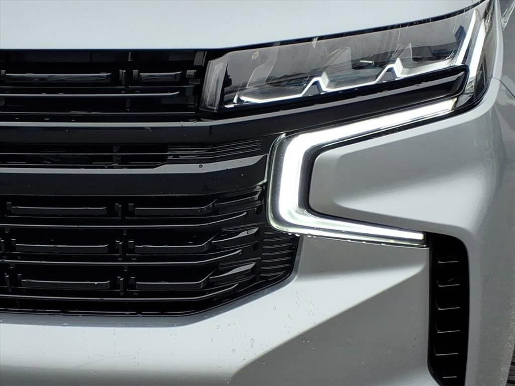 Certified 2023 Chevrolet Suburban RST w/ Sport Performance Package image 7