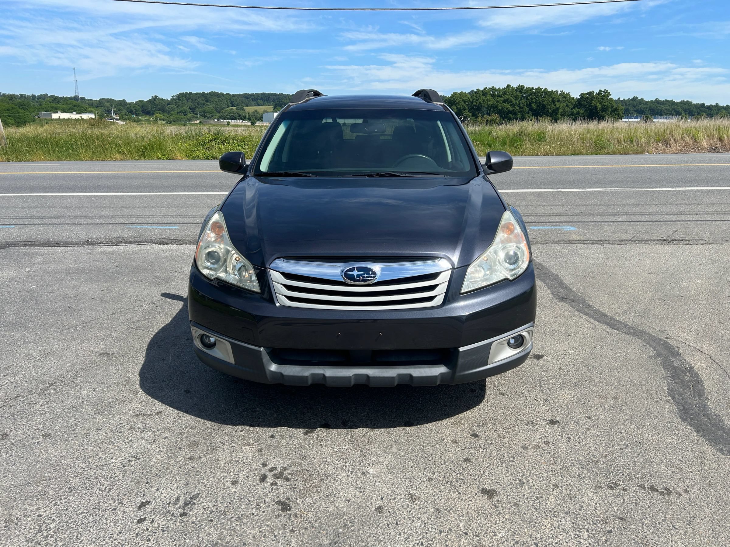 Used 2010 Subaru Outback 2.5i Premium AWD/4WD image 4