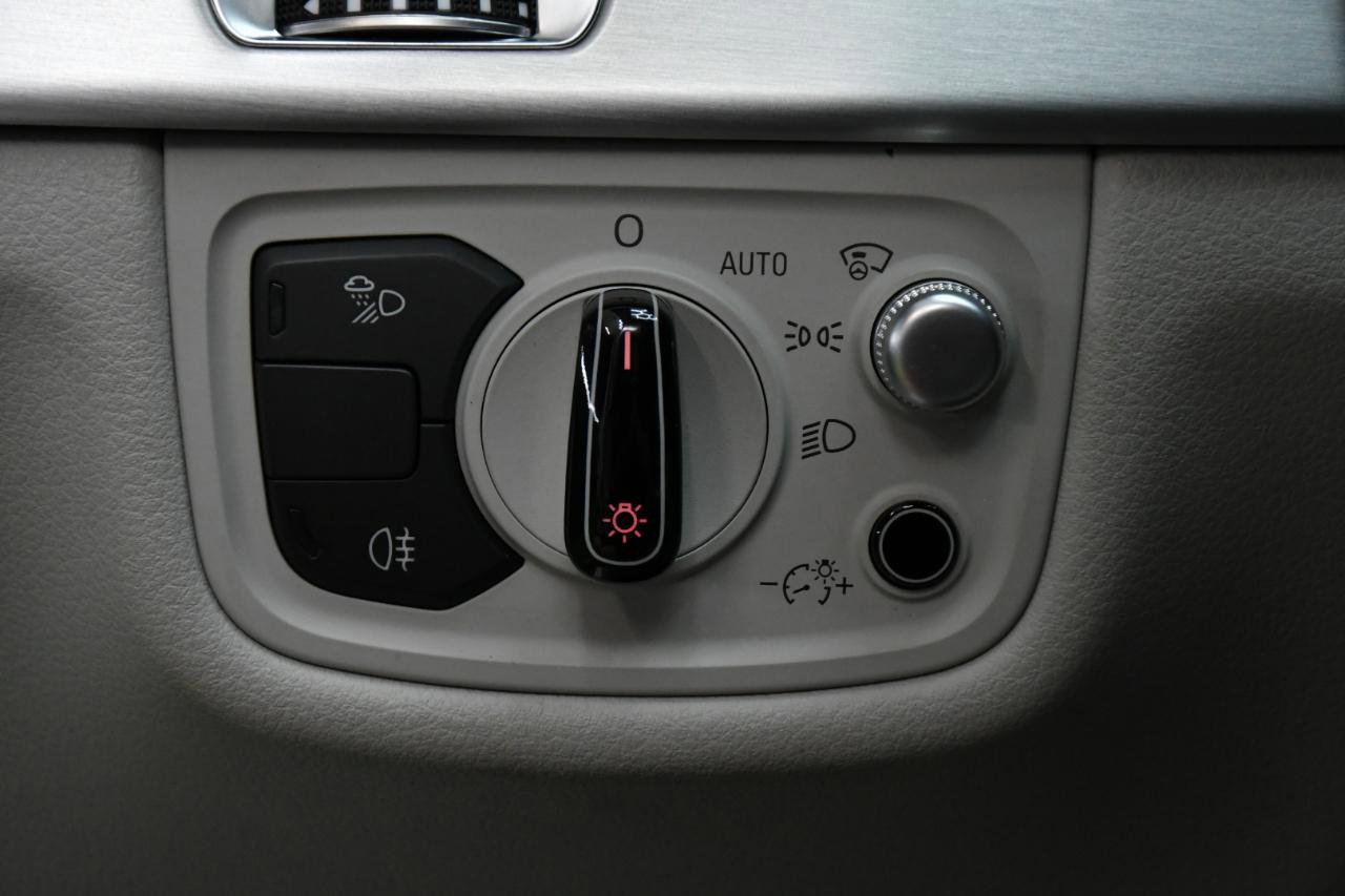 Used 2018 Audi S8 Plus w/ Dynamic Package AWD/4WD image 30