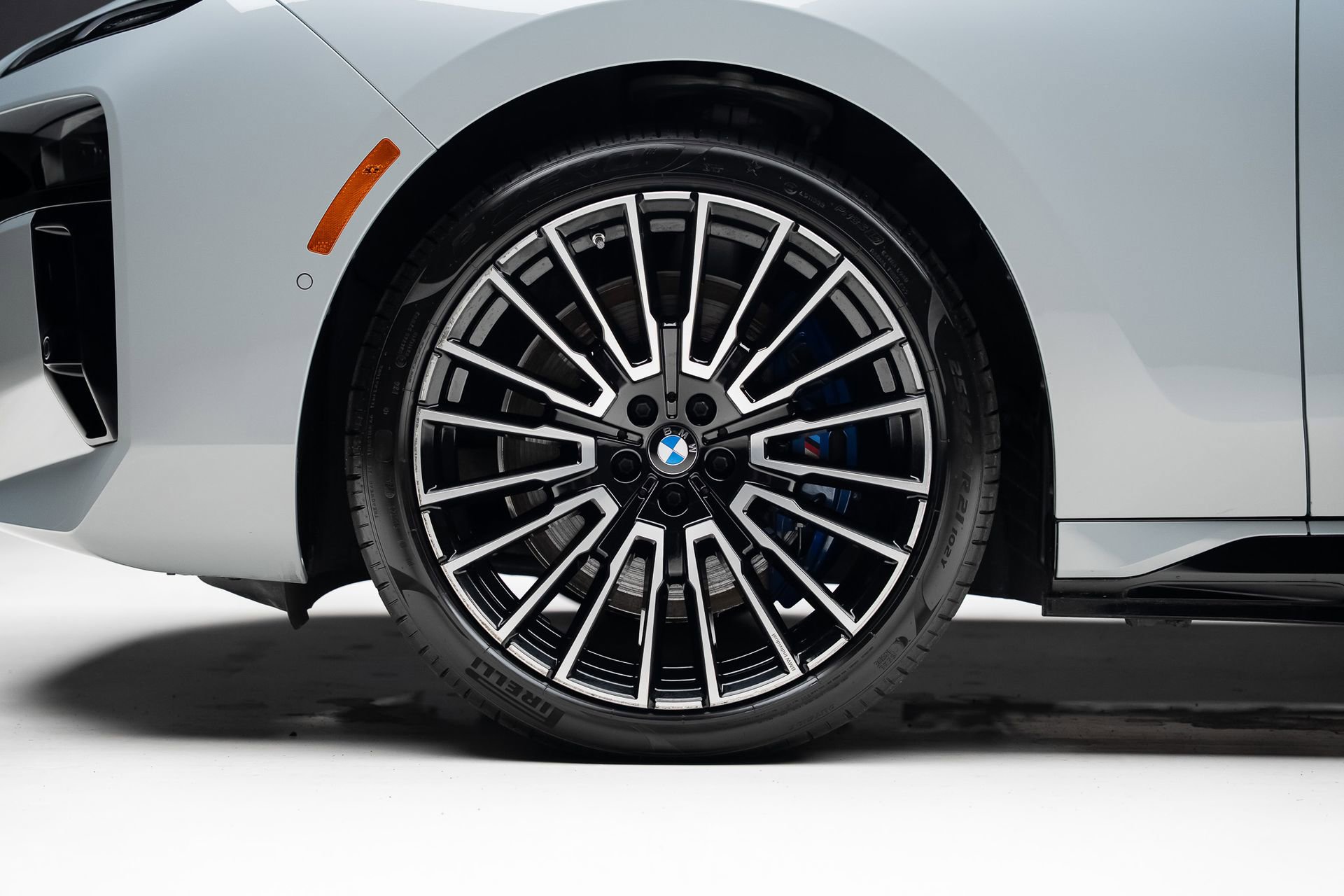 Used 2024 BMW i7 eDrive50 w/ M Sport Package image 19