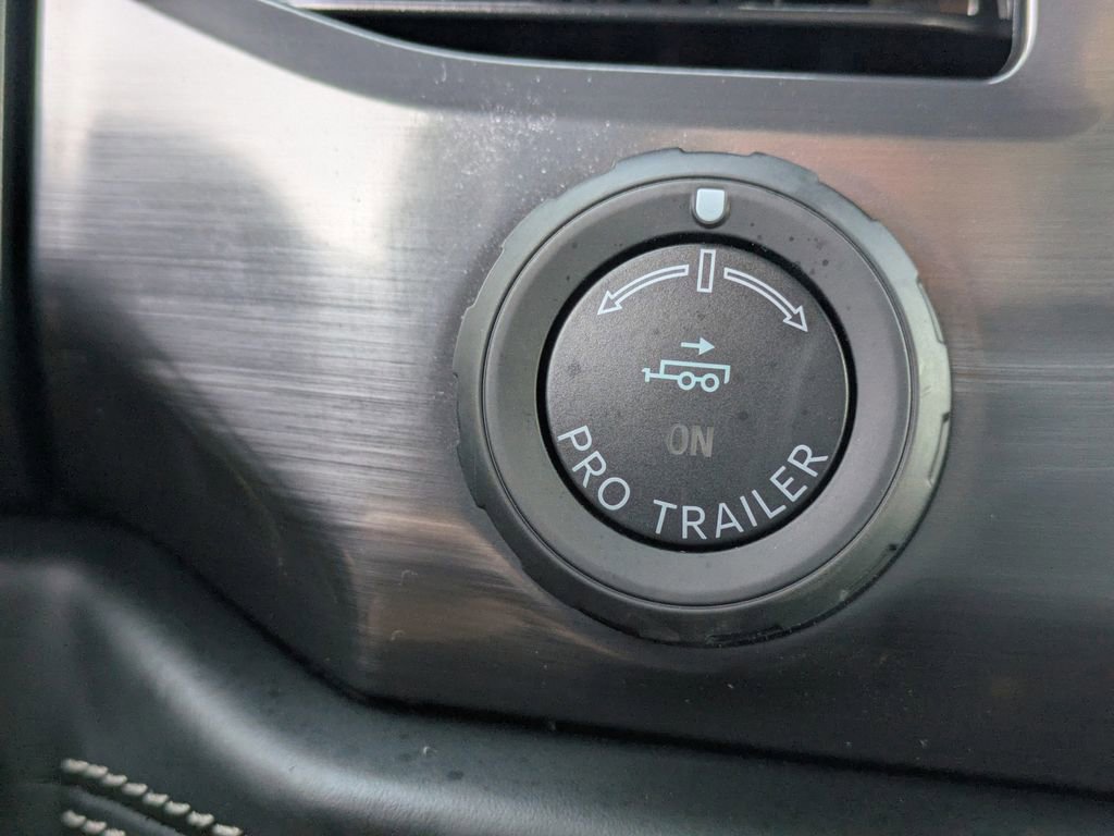 New 2025 Ford F150 Lightning Platinum image 28
