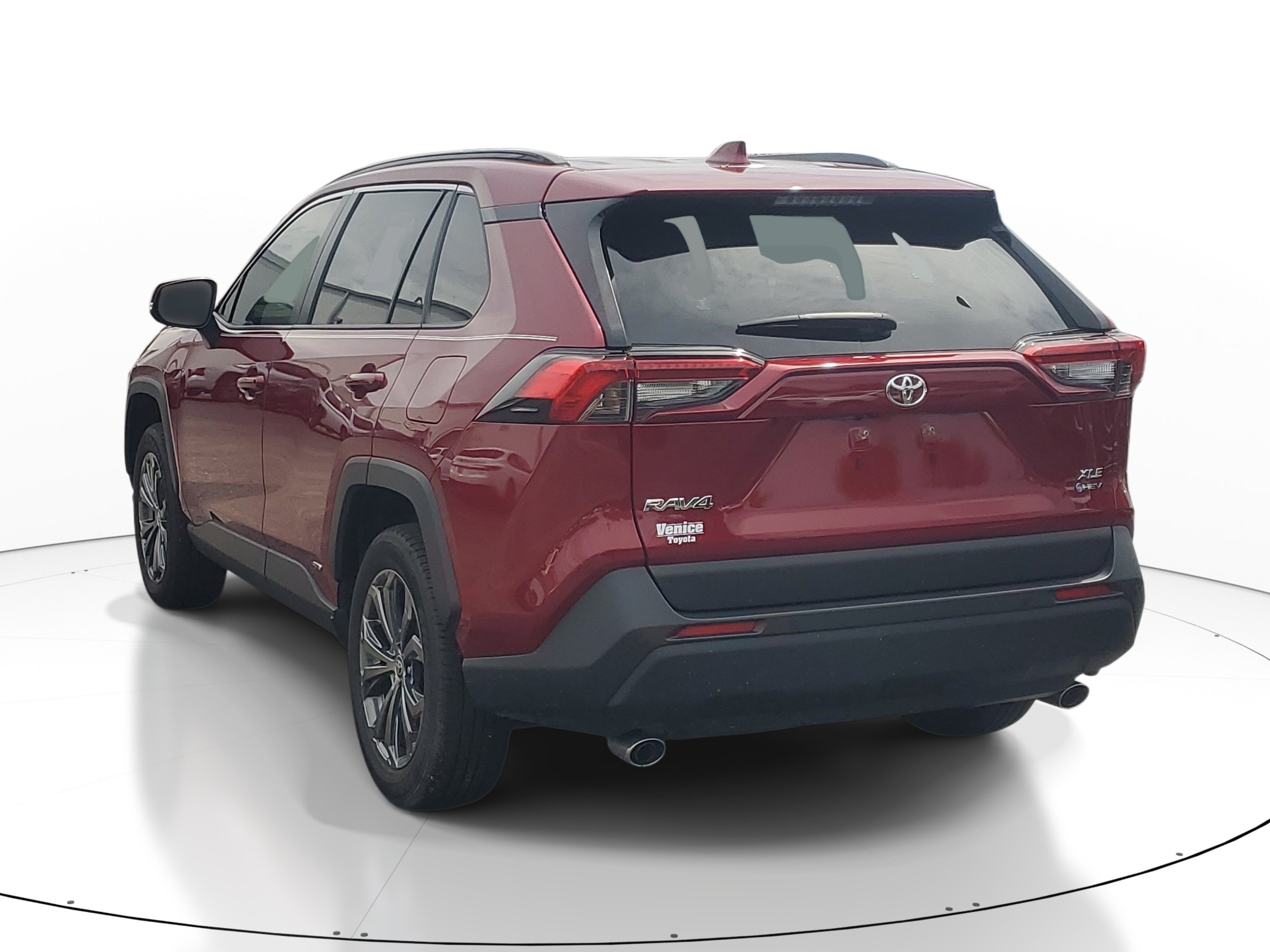 Used 2025 Toyota RAV4 XLE Premium w/ Weather Package AWD/4WD image 4