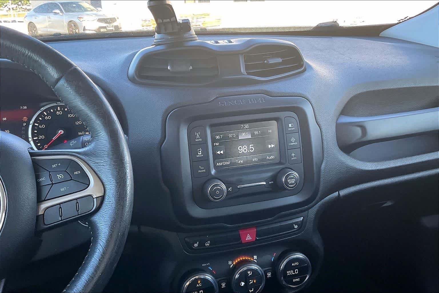Used 2016 Jeep Renegade Limited FWD image 15