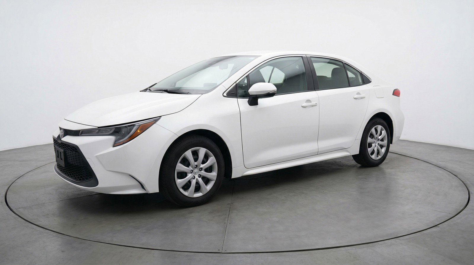 Used 2025 Toyota Corolla LE FWD image 3