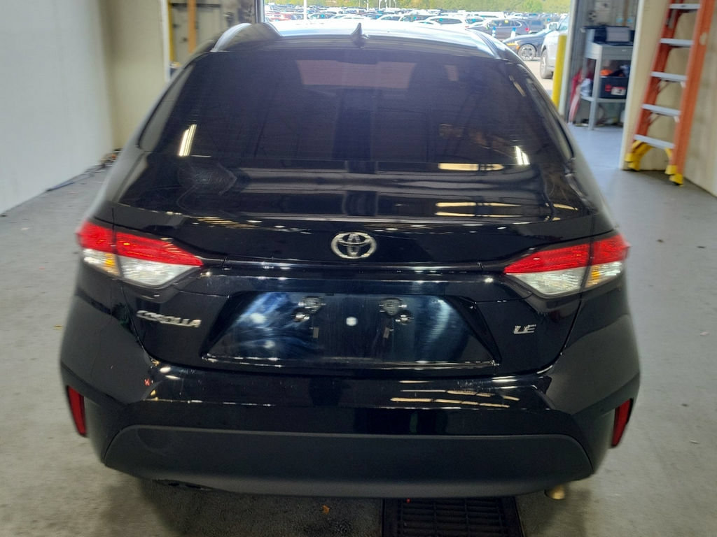 Used 2025 Toyota Corolla LE FWD image 4