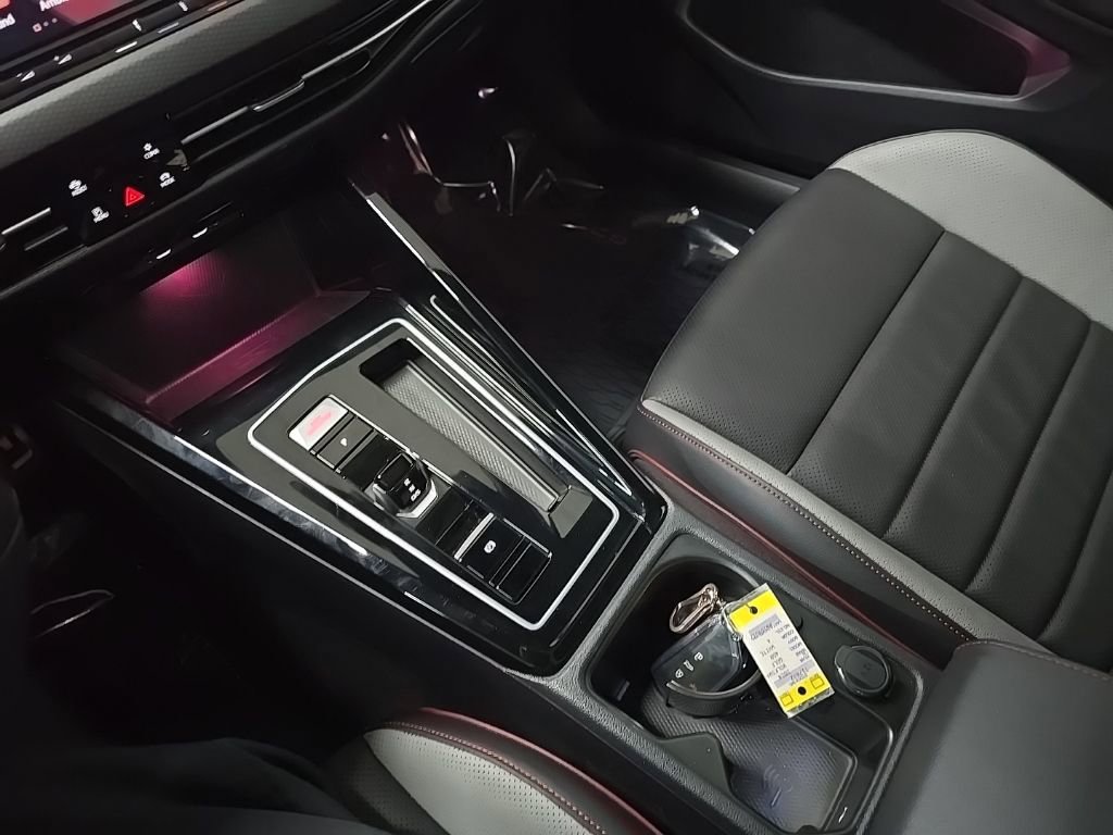 Used 2024 Volkswagen GTI SE image 28