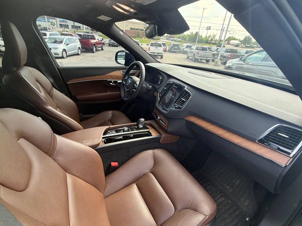 Used 2023 Volvo XC90 B6 Plus w/ Protection Package Premier AWD/4WD image 13