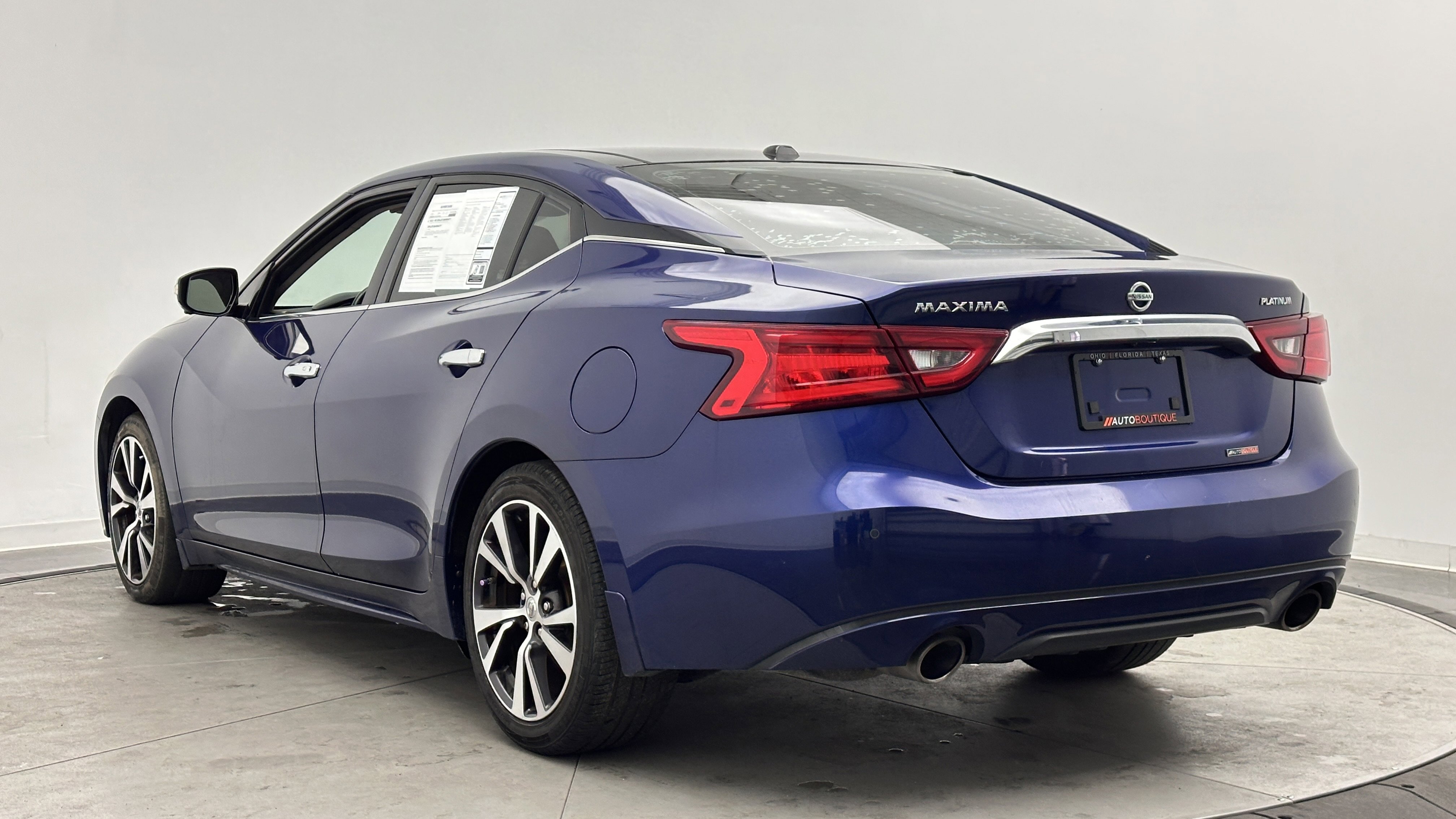 Used 2016 Nissan Maxima Platinum w/ Interior Lighting Package FWD image 7