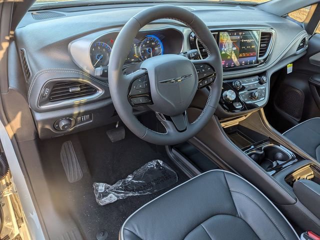 New 2026 Chrysler Pacifica Limited w/ S Appearance Package image 9