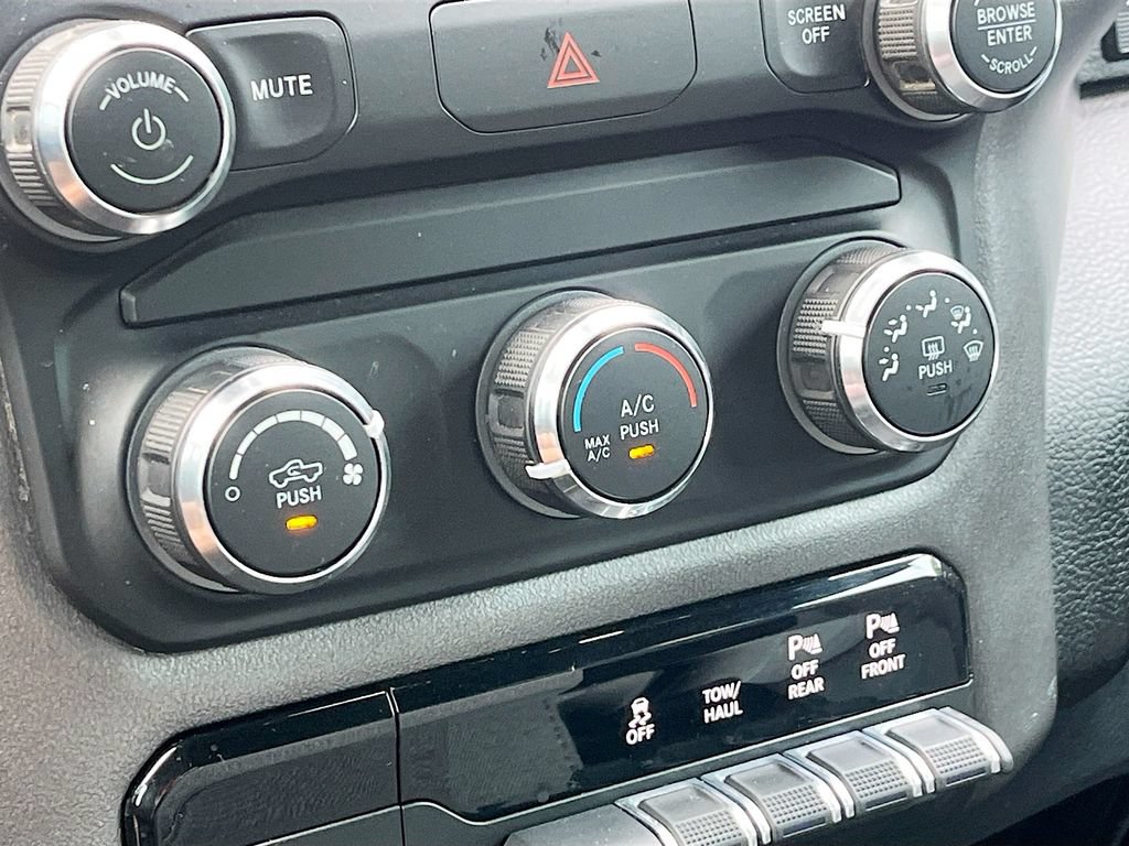Used 2021 RAM 1500 Big Horn RWD image 16
