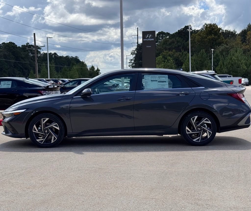 New 2026 Hyundai Elantra Limited FWD image 12