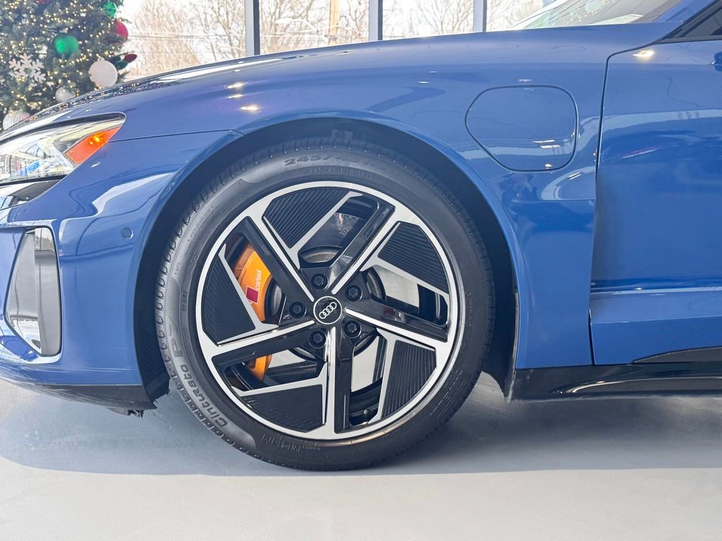 Used 2023 Audi RS e-tron GT w/ Carbon Performance Package image 10
